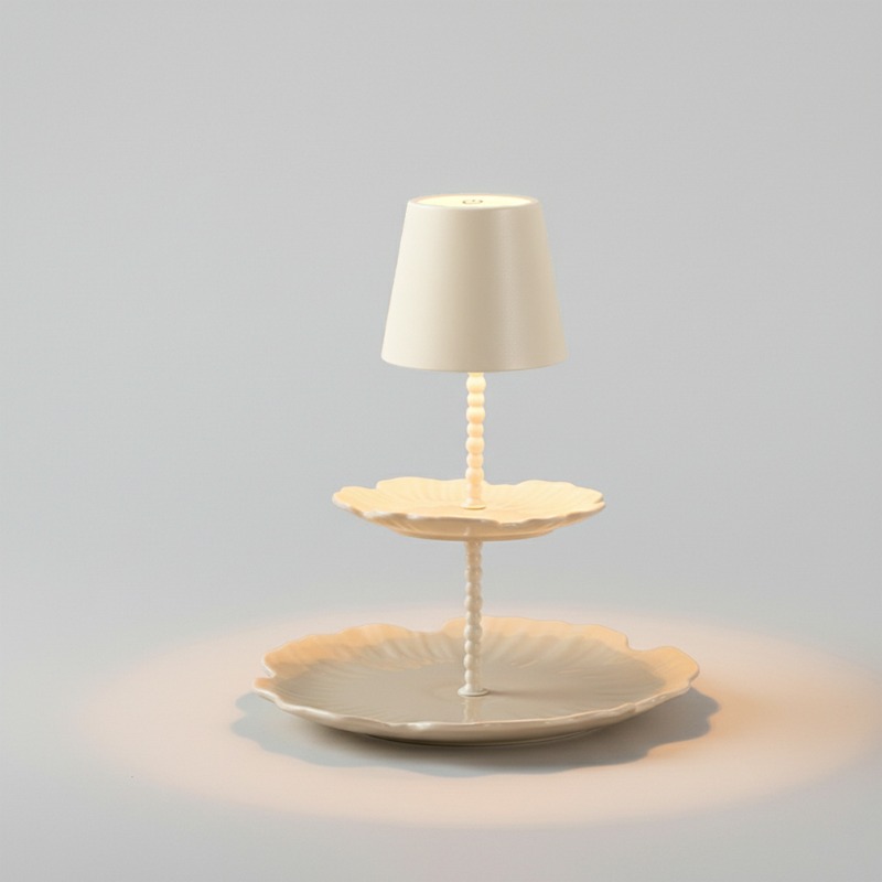 Outdoor Furniture Design - Lampada da tavolo con pannello lat